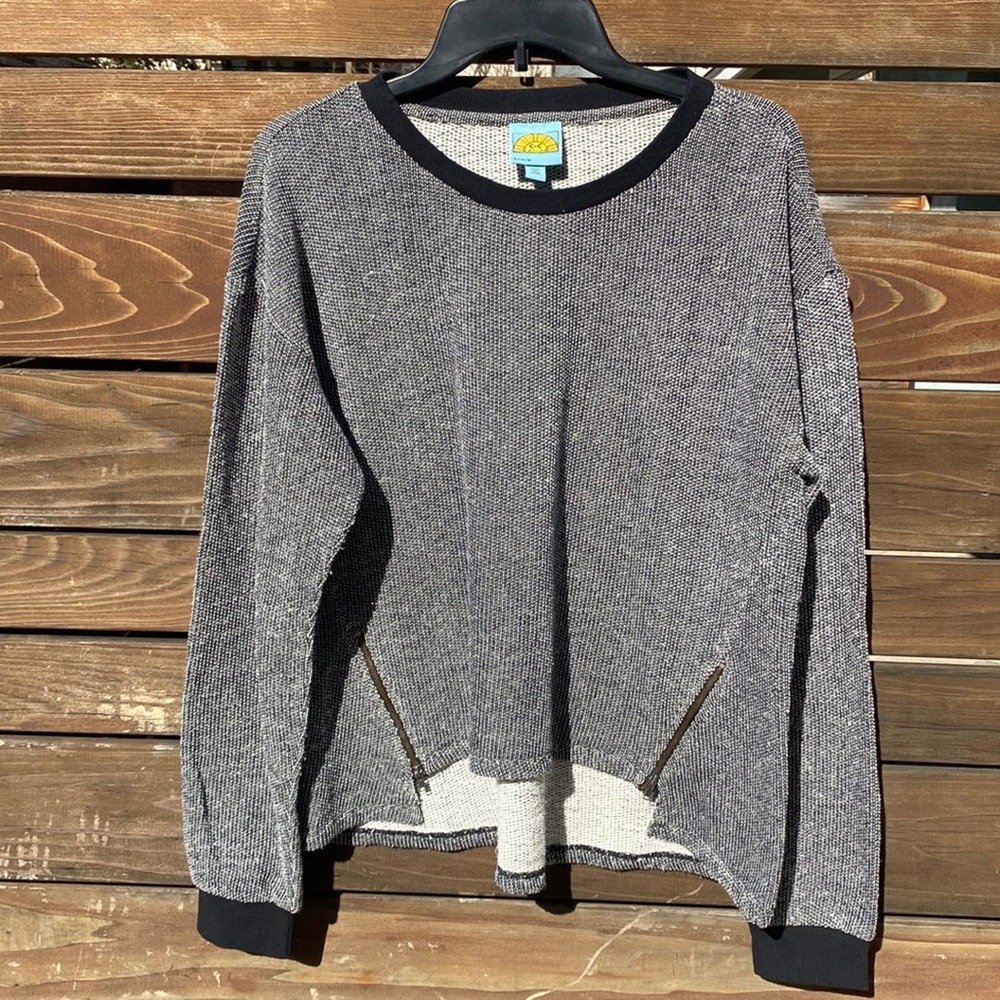 C&C California High Low Cropped Sweater - L